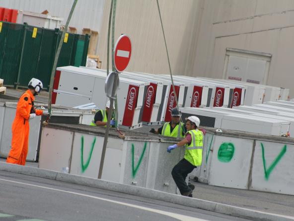 50 tonnes de DEEE collectées, recyclées… et héliportées depuis le toit d’un hypermarché !